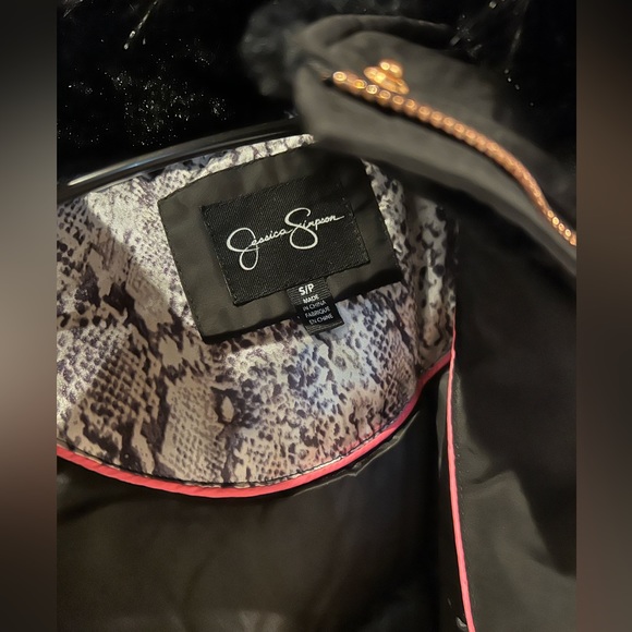 JESSICA SIMPSON WINTER COAT FAUX FUR HOOD - Picture 5 of 5